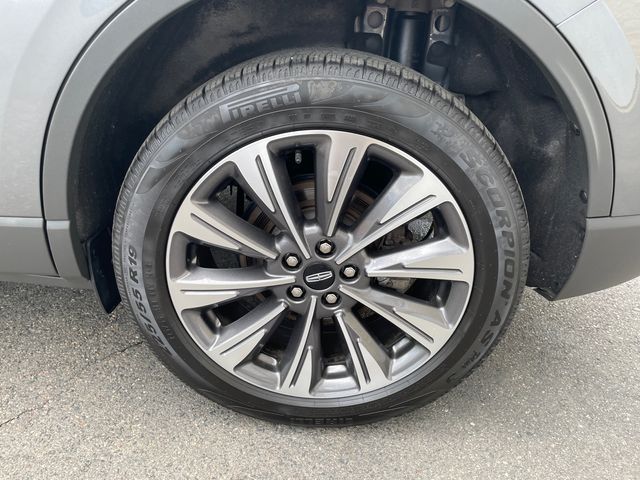Vehicle image 16 of 40