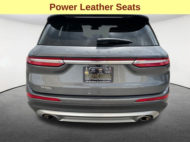 Vehicle image 8 of 40