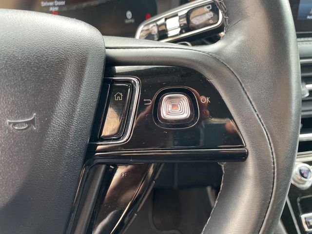 Vehicle image 29 of 40
