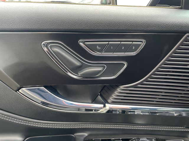 Vehicle image 24 of 40