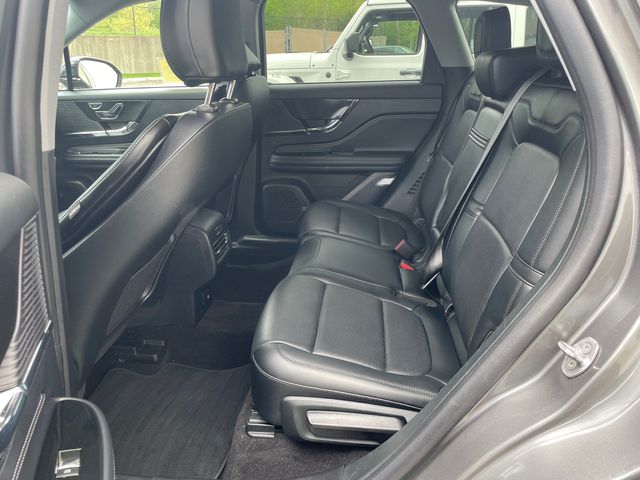 Vehicle image 17 of 40