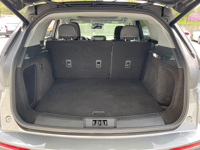 Vehicle image 15 of 40