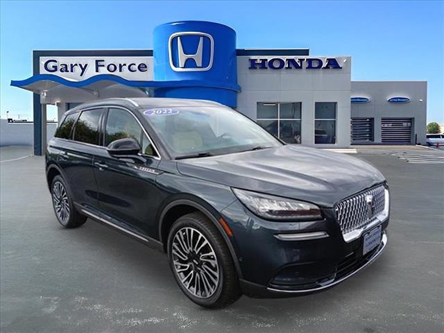 2022 Lincoln Corsair Reserve Image 2 of 29