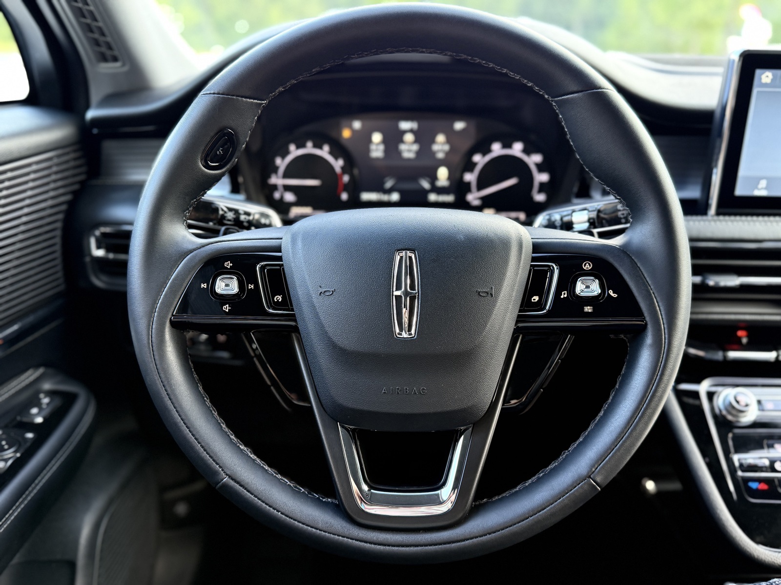 2022 Lincoln Corsair Standard Image 47 of 50