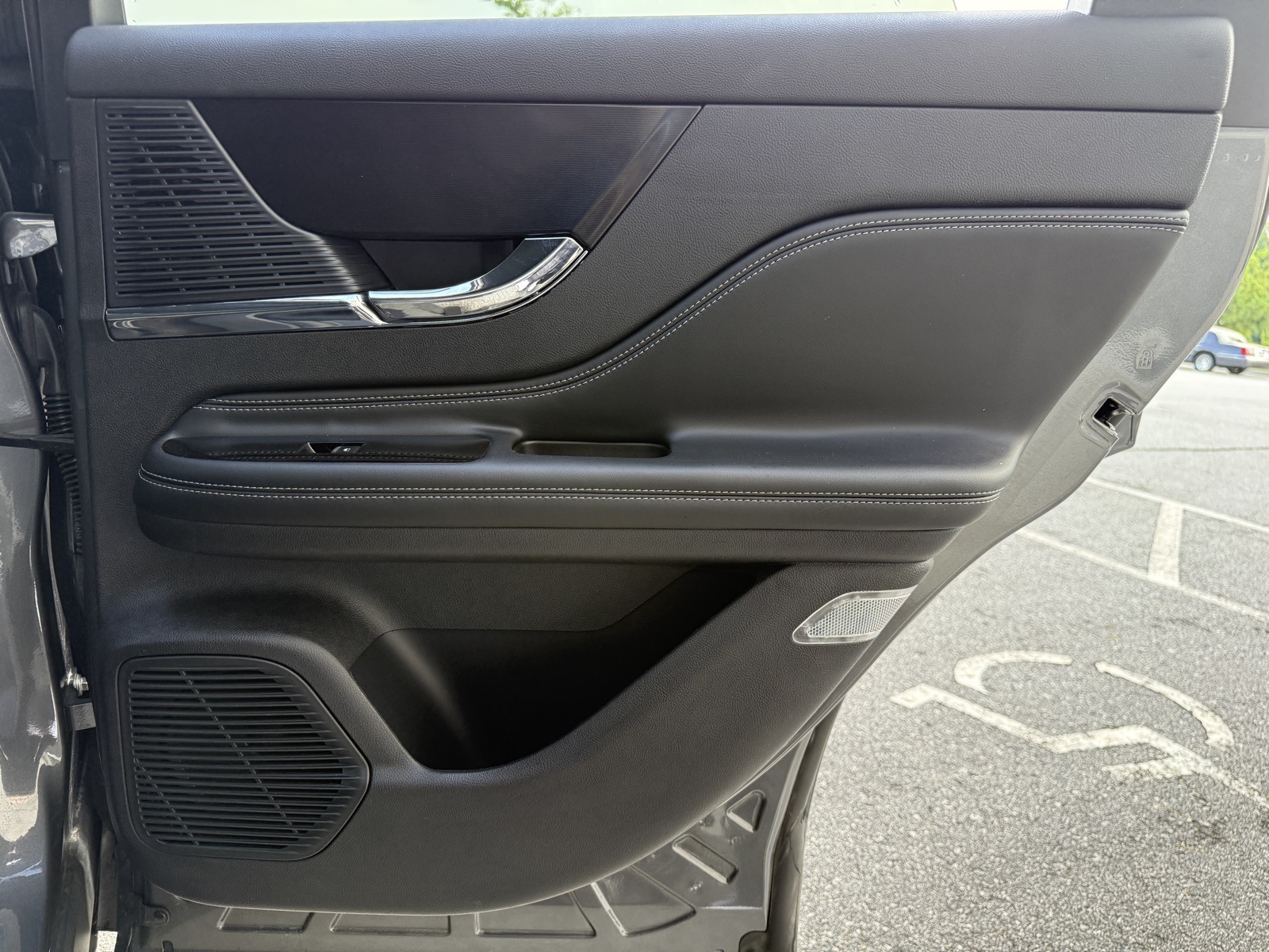 2022 Lincoln Corsair Standard Image 43 of 50