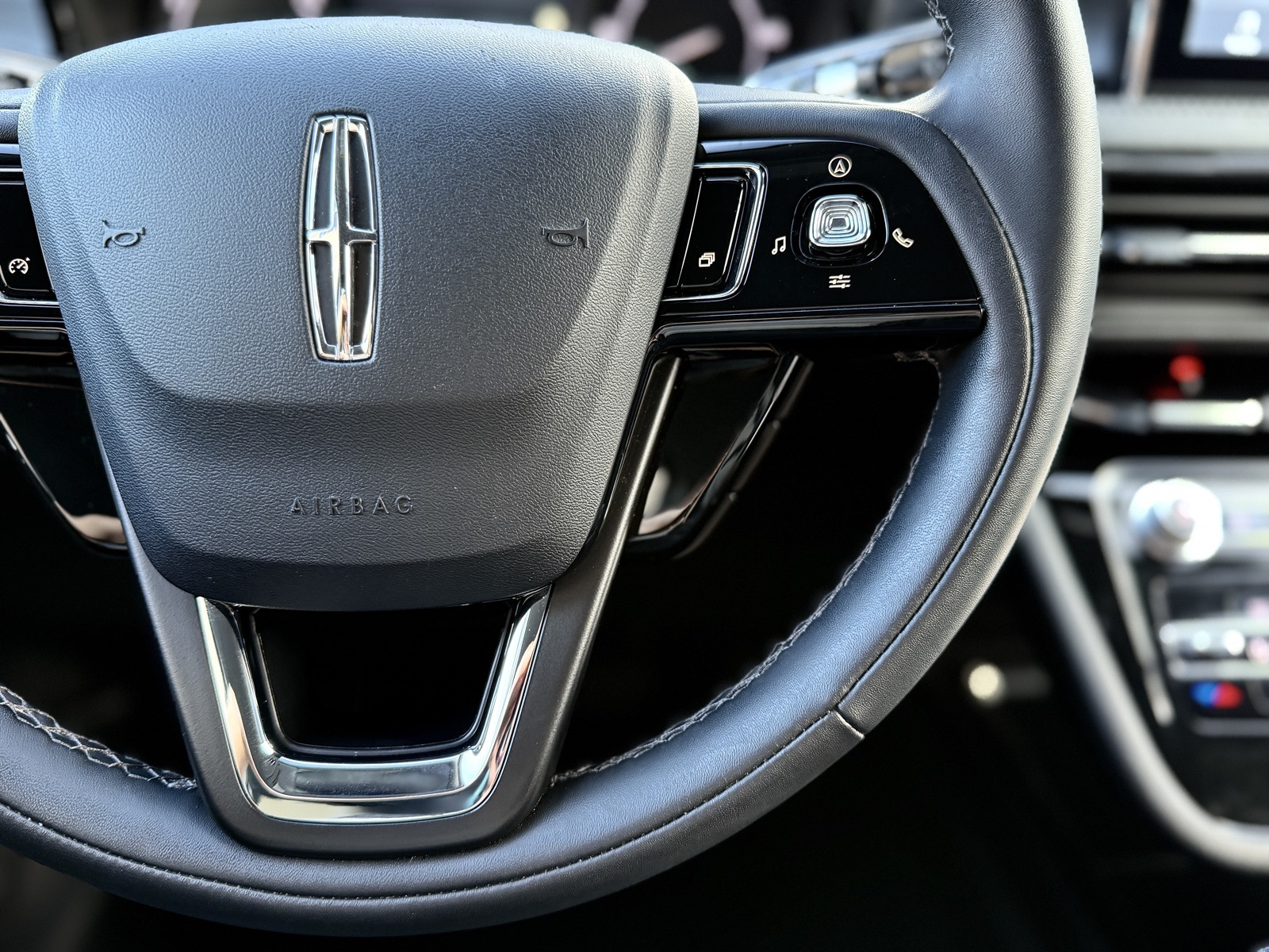 2022 Lincoln Corsair Standard Image 46 of 50