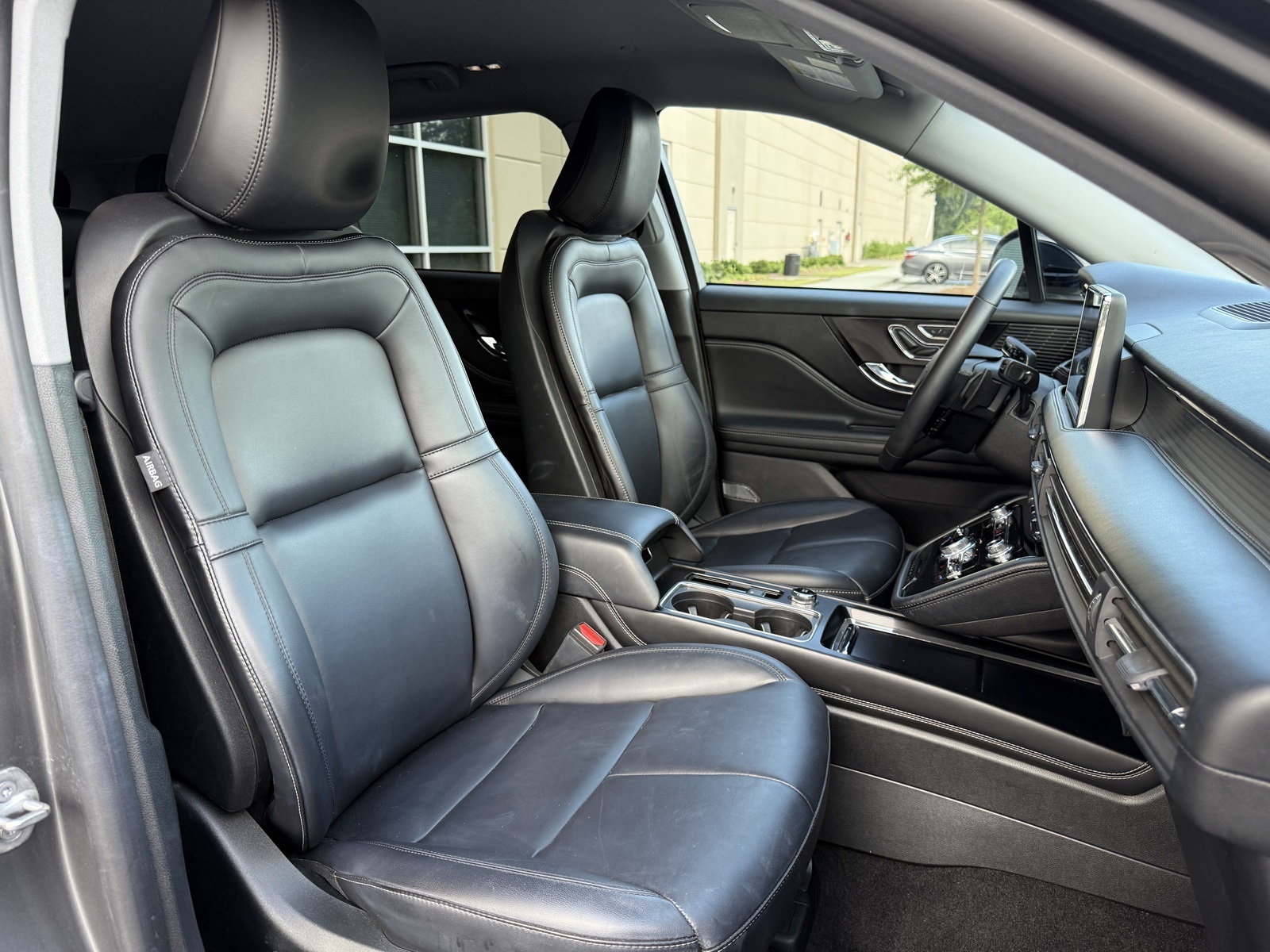 2022 Lincoln Corsair Standard Image 28 of 50