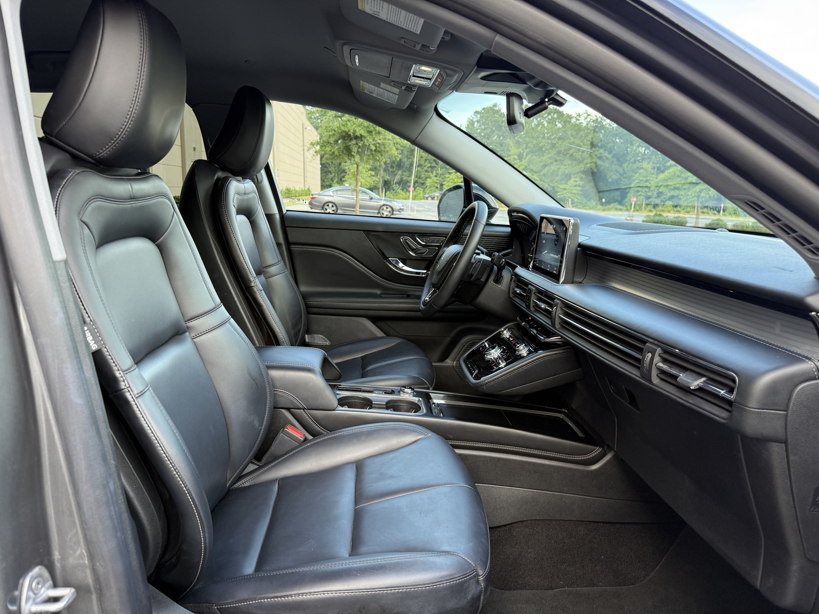 2022 Lincoln Corsair Standard Image 32 of 50