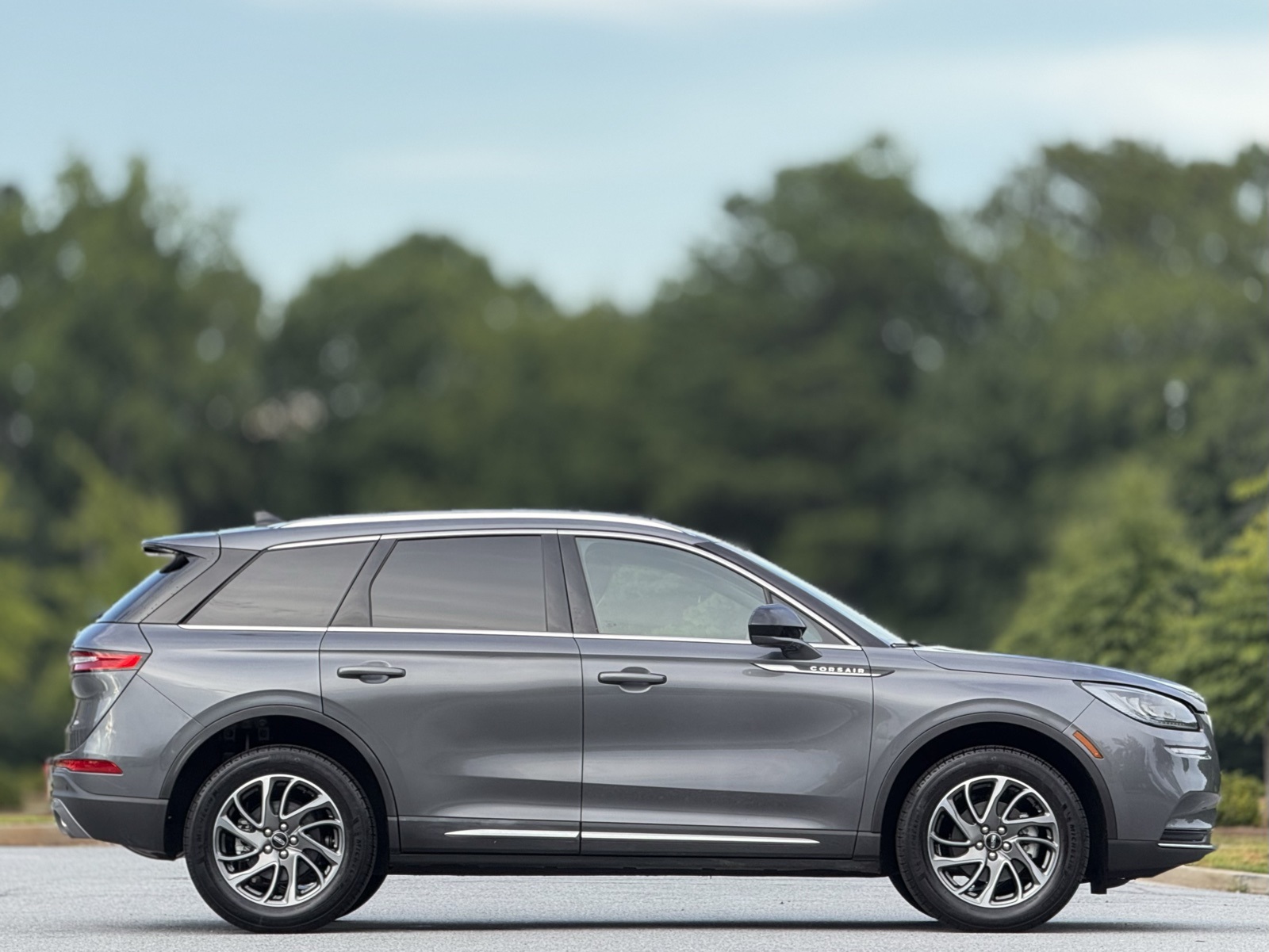 2022 Lincoln Corsair Standard Image 7 of 50