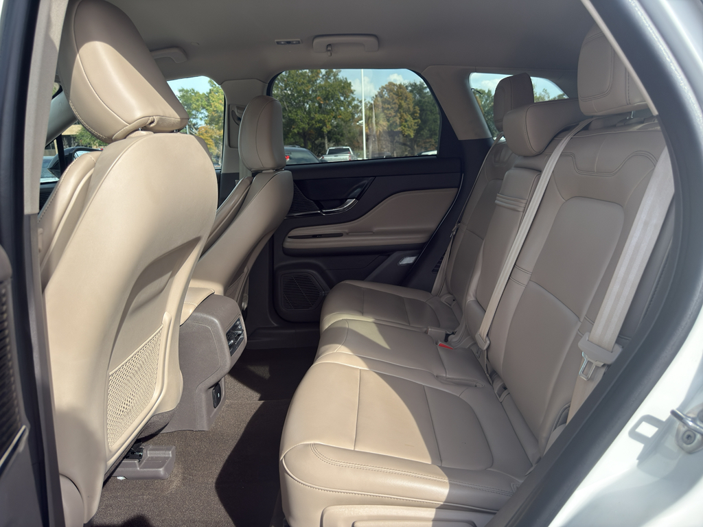 2022 Lincoln Corsair Standard Image 9 of 17