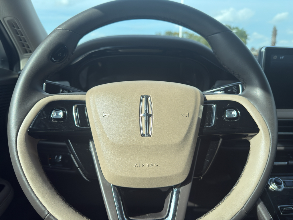 2022 Lincoln Corsair Standard Image 15 of 17