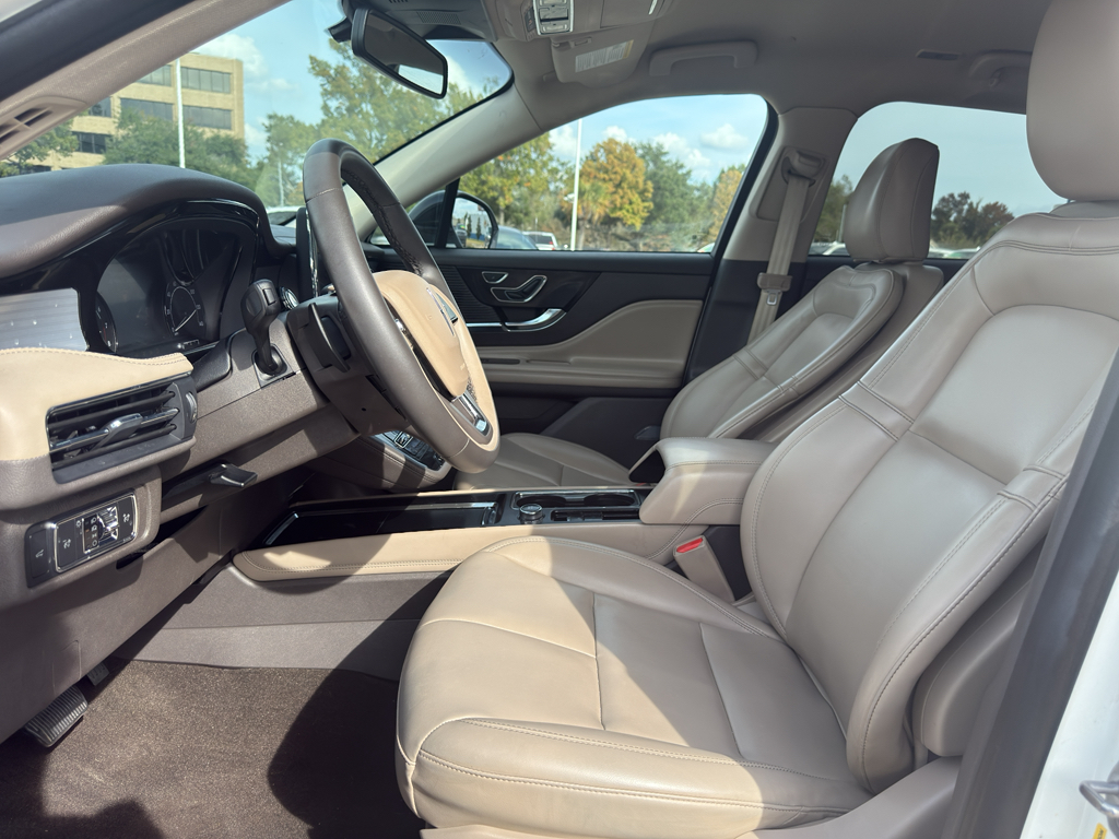 2022 Lincoln Corsair Standard Image 11 of 17