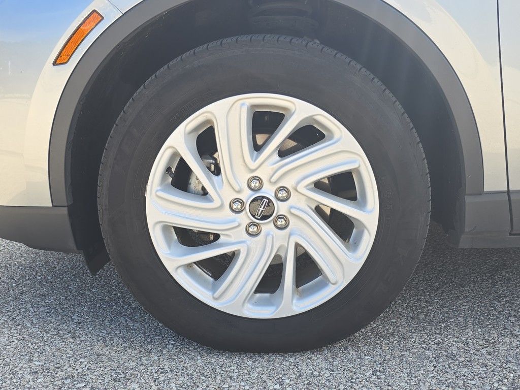 2022 Lincoln Corsair Standard Image 10 of 30