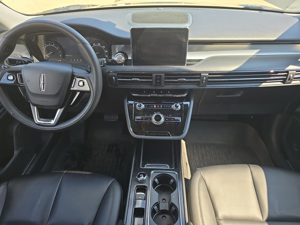 2022 Lincoln Corsair Standard Image 16 of 30