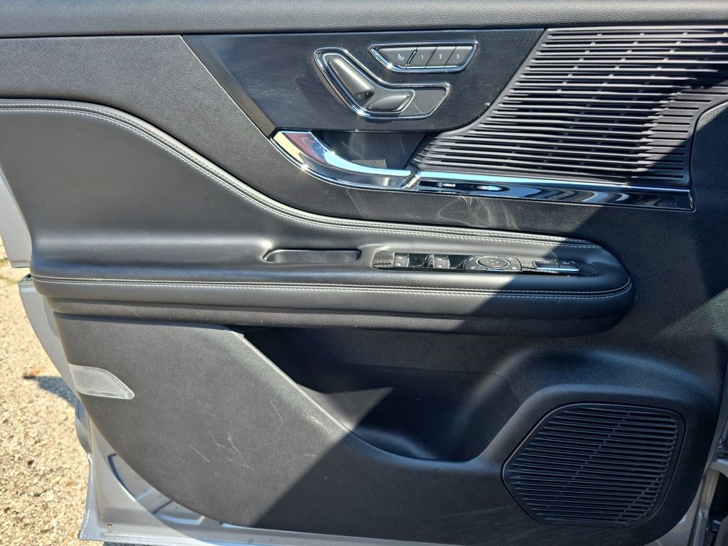 2022 Lincoln Corsair Standard Image 24 of 30