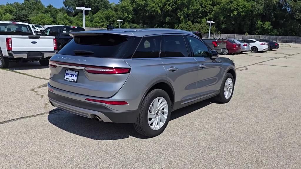 2022 Lincoln Corsair Standard Image 4 of 30