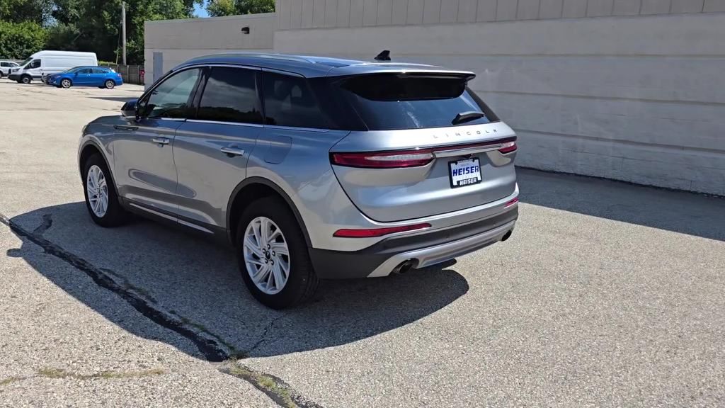 2022 Lincoln Corsair Standard Image 7 of 30