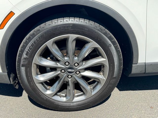 Vehicle image 8 of 23