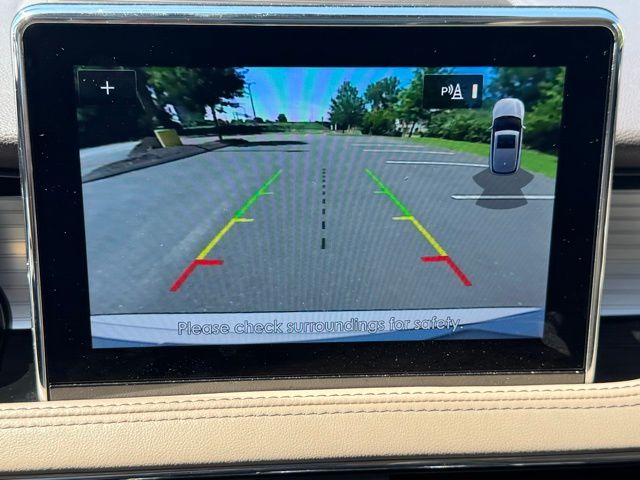Vehicle image 18 of 23