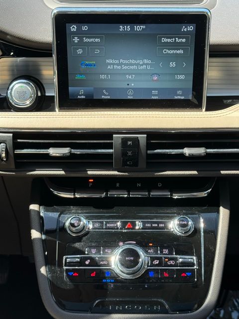 Vehicle image 16 of 23