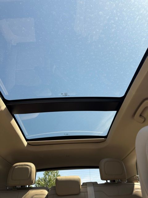Vehicle image 15 of 23