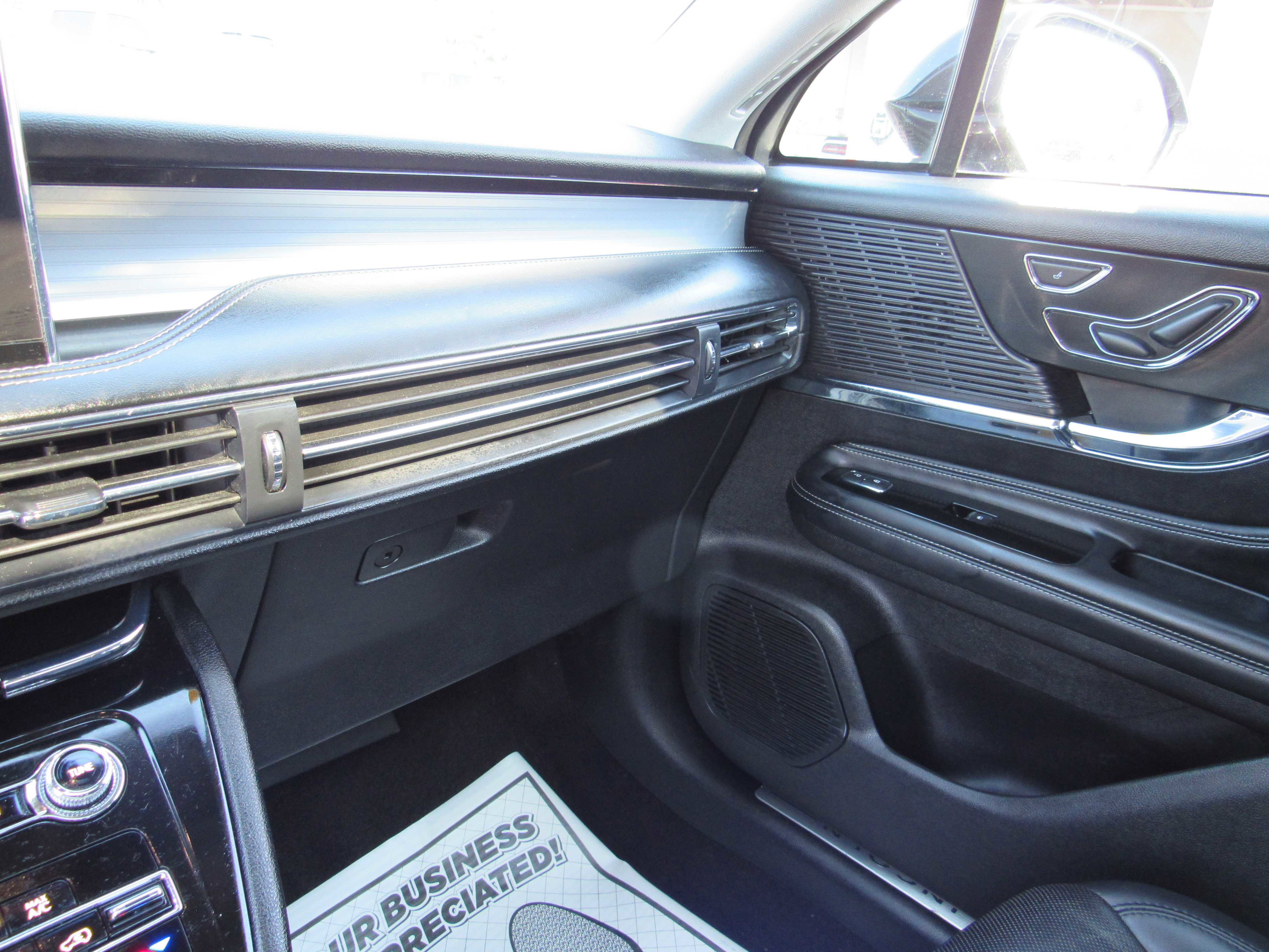 2022 Lincoln Corsair Standard Image 17 of 25