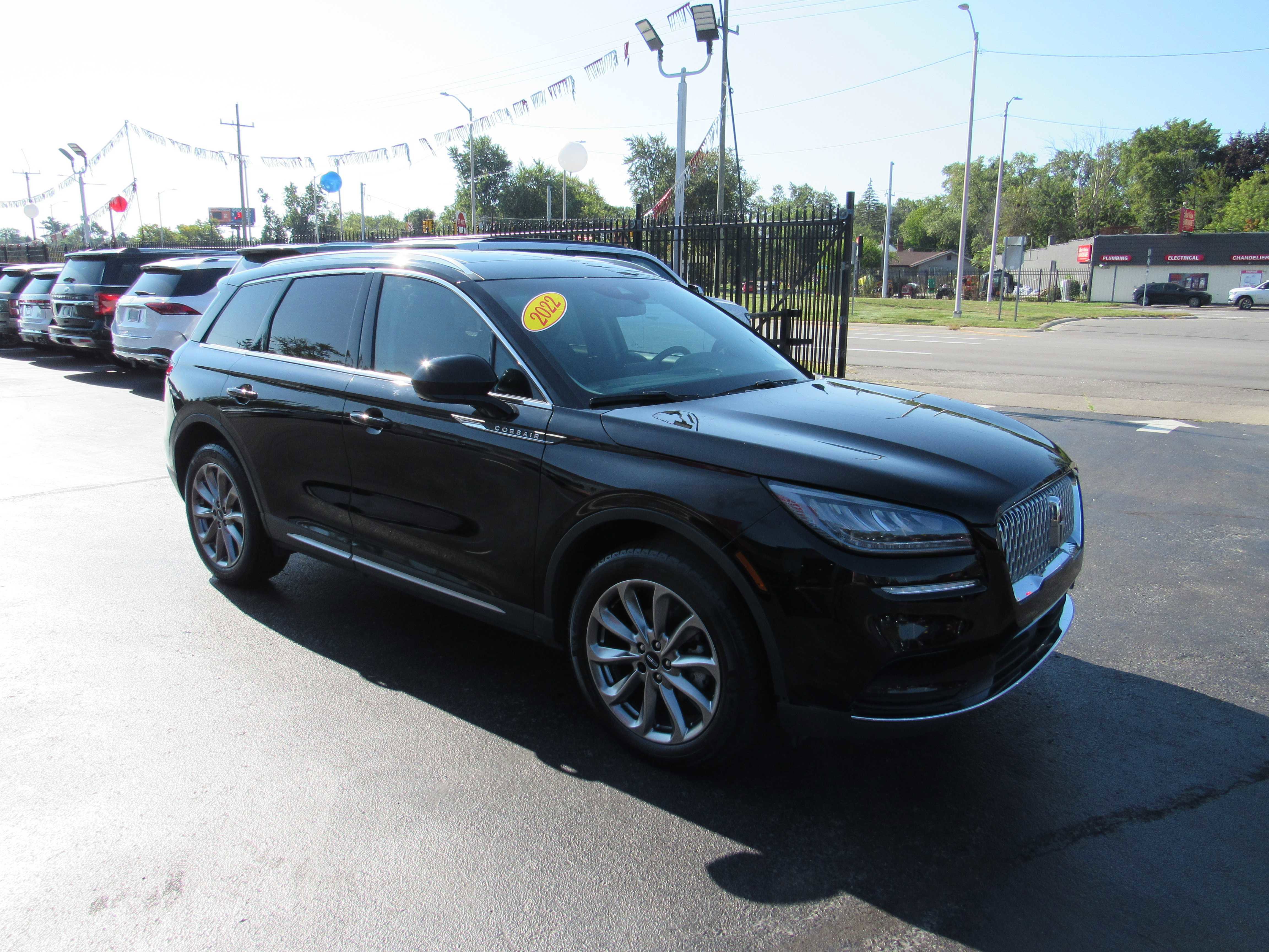 2022 Lincoln Corsair Standard Image 3 of 25