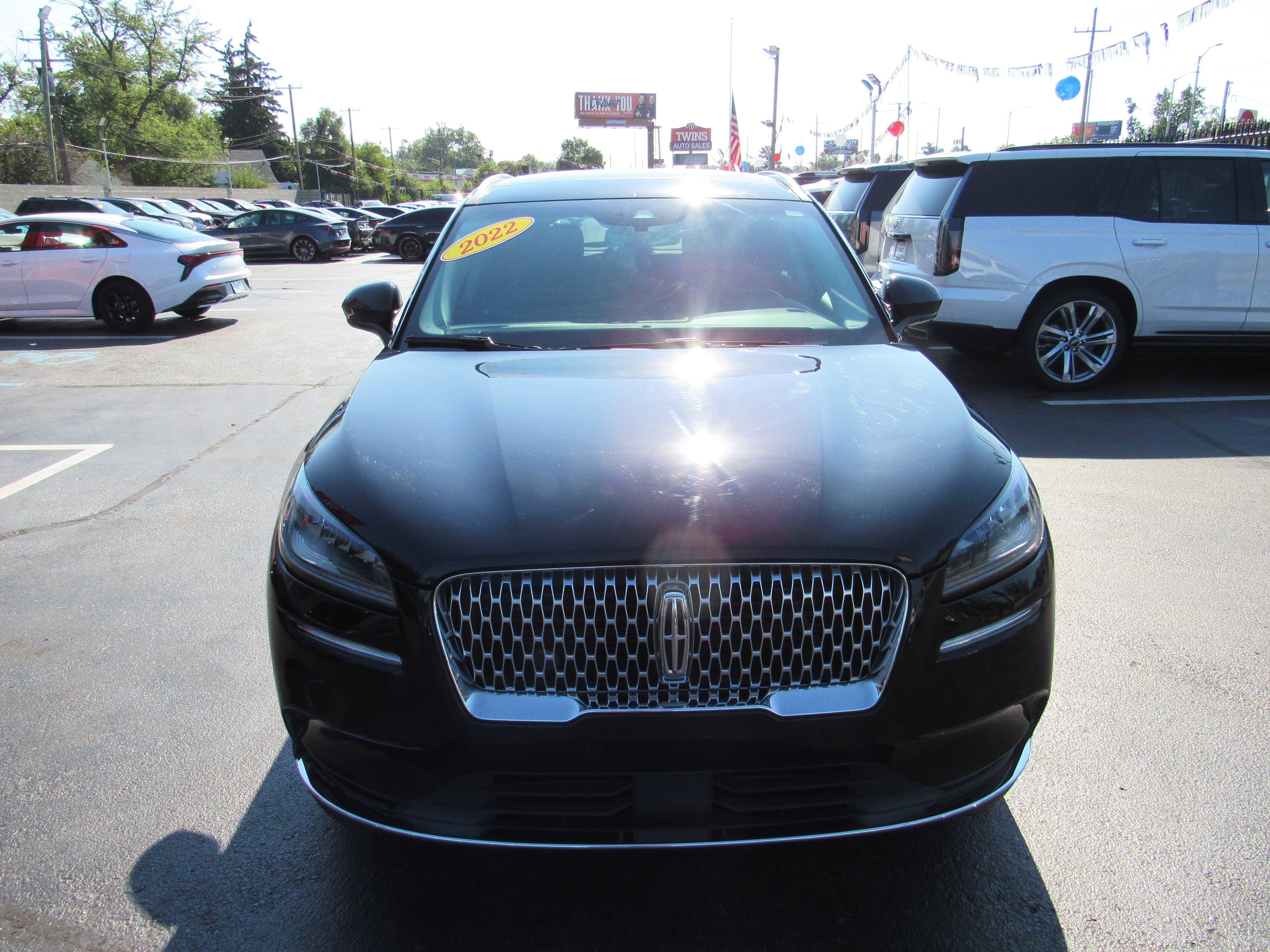 2022 Lincoln Corsair Standard Image 2 of 25