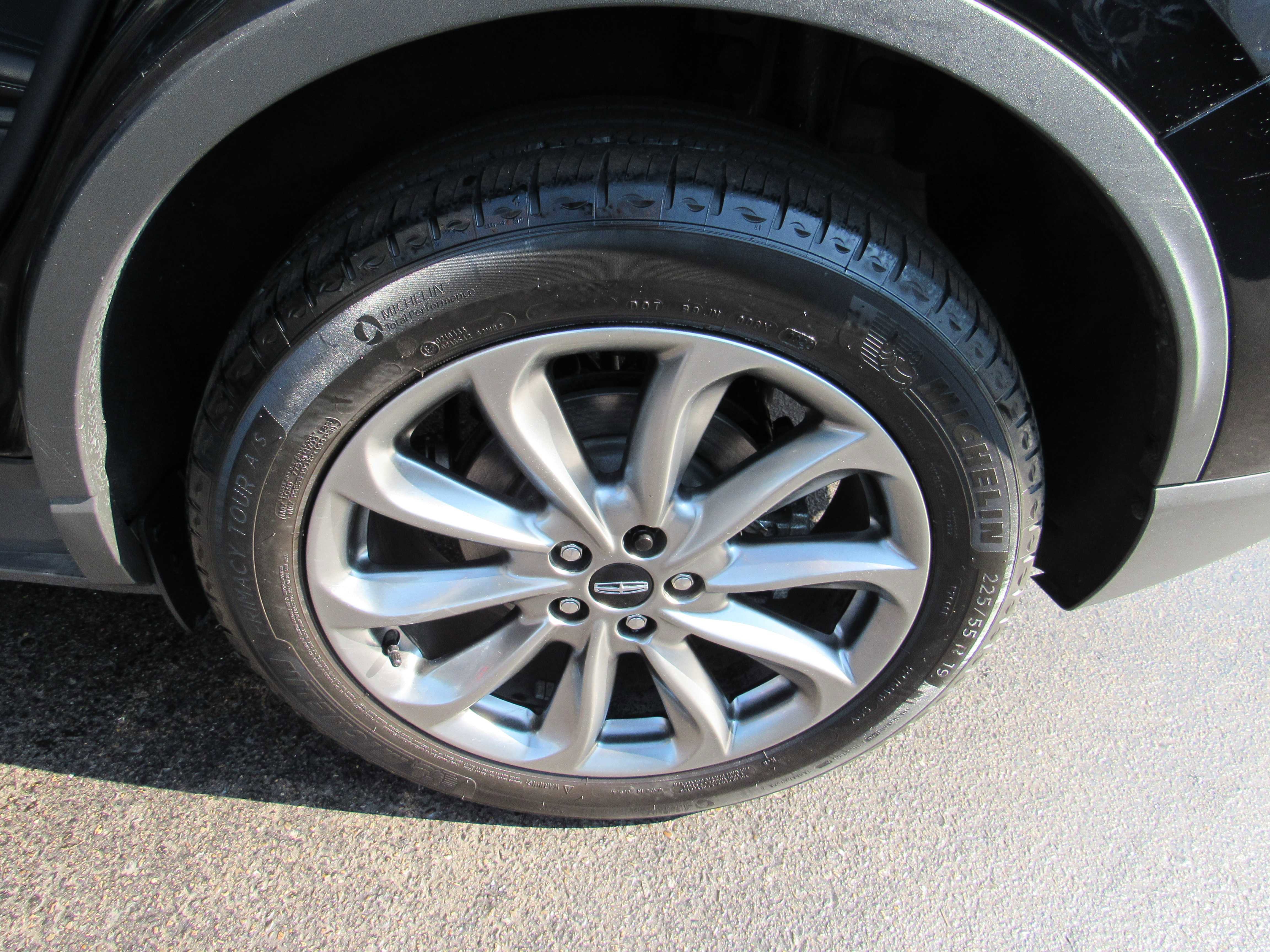 2022 Lincoln Corsair Standard Image 8 of 25