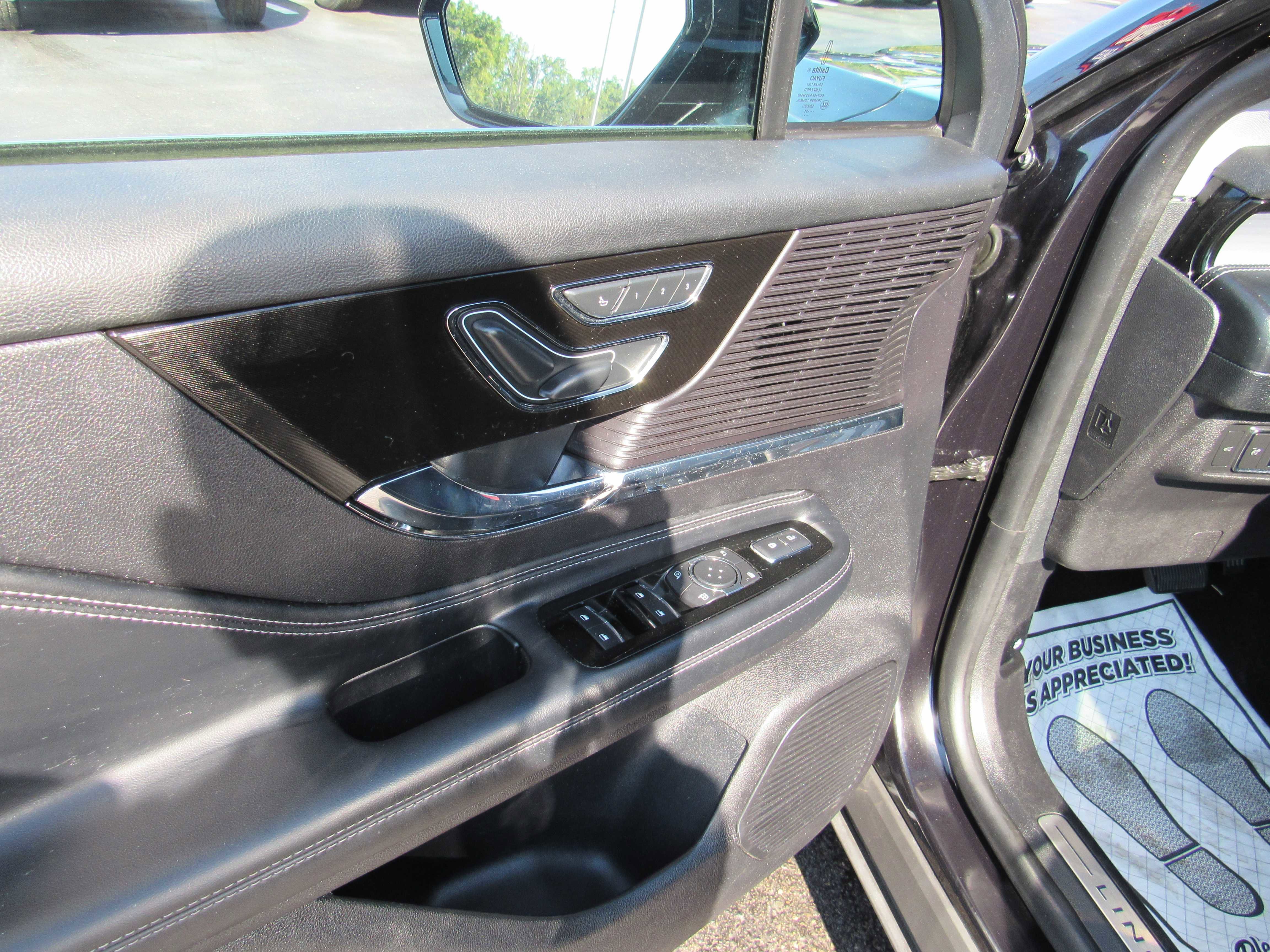 2022 Lincoln Corsair Standard Image 18 of 25