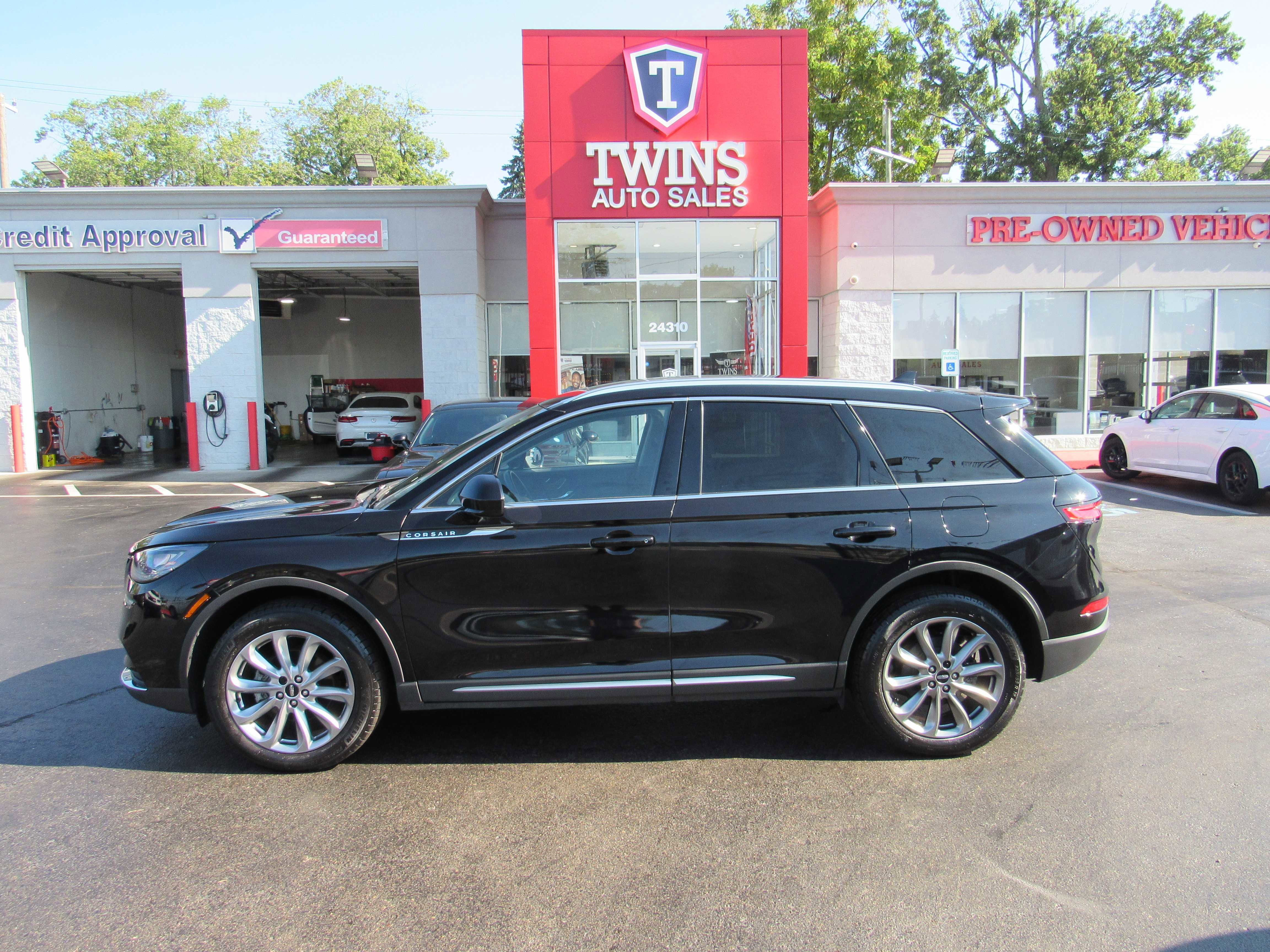 2022 Lincoln Corsair Standard Image 7 of 25