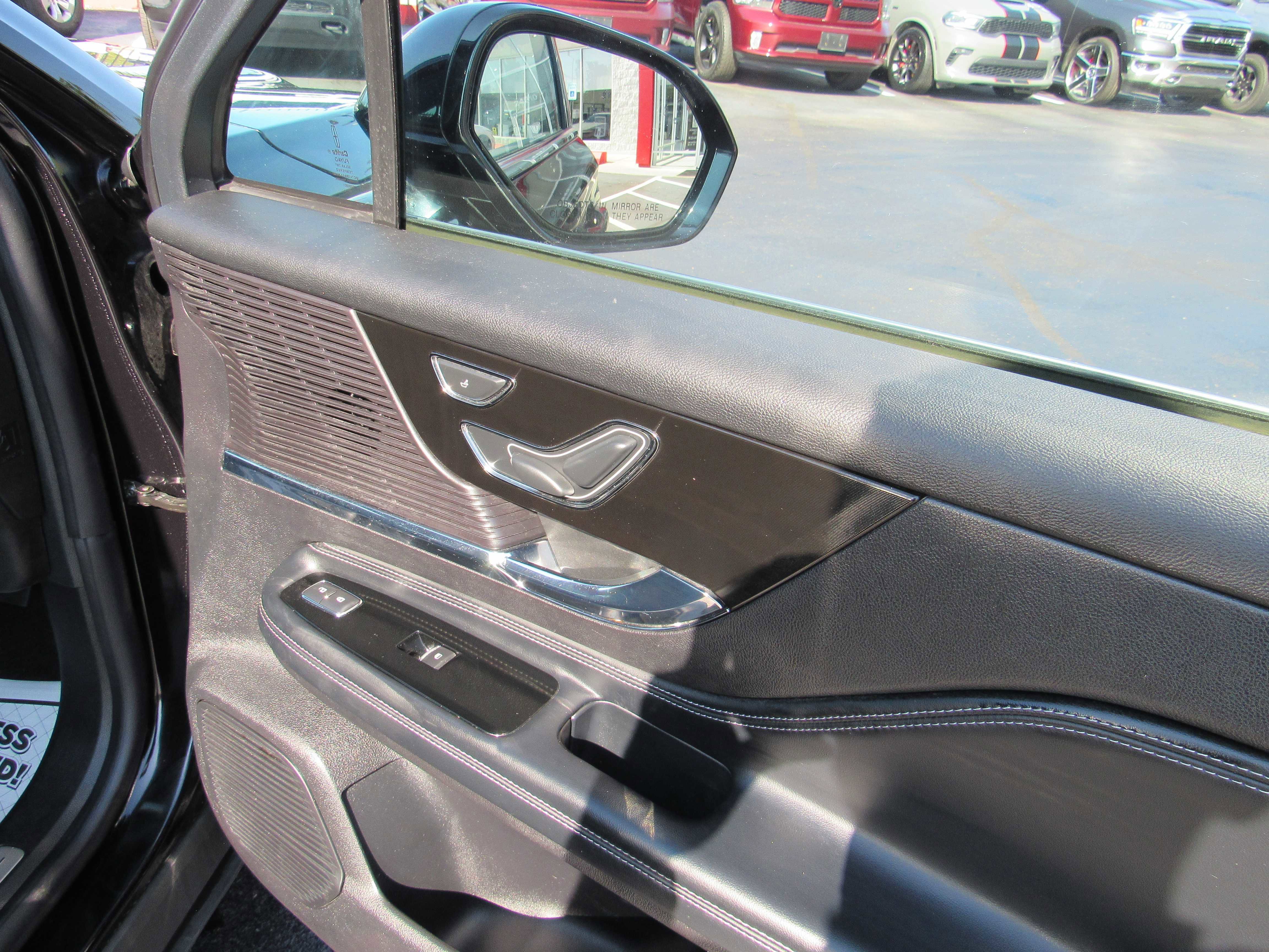 2022 Lincoln Corsair Standard Image 15 of 25