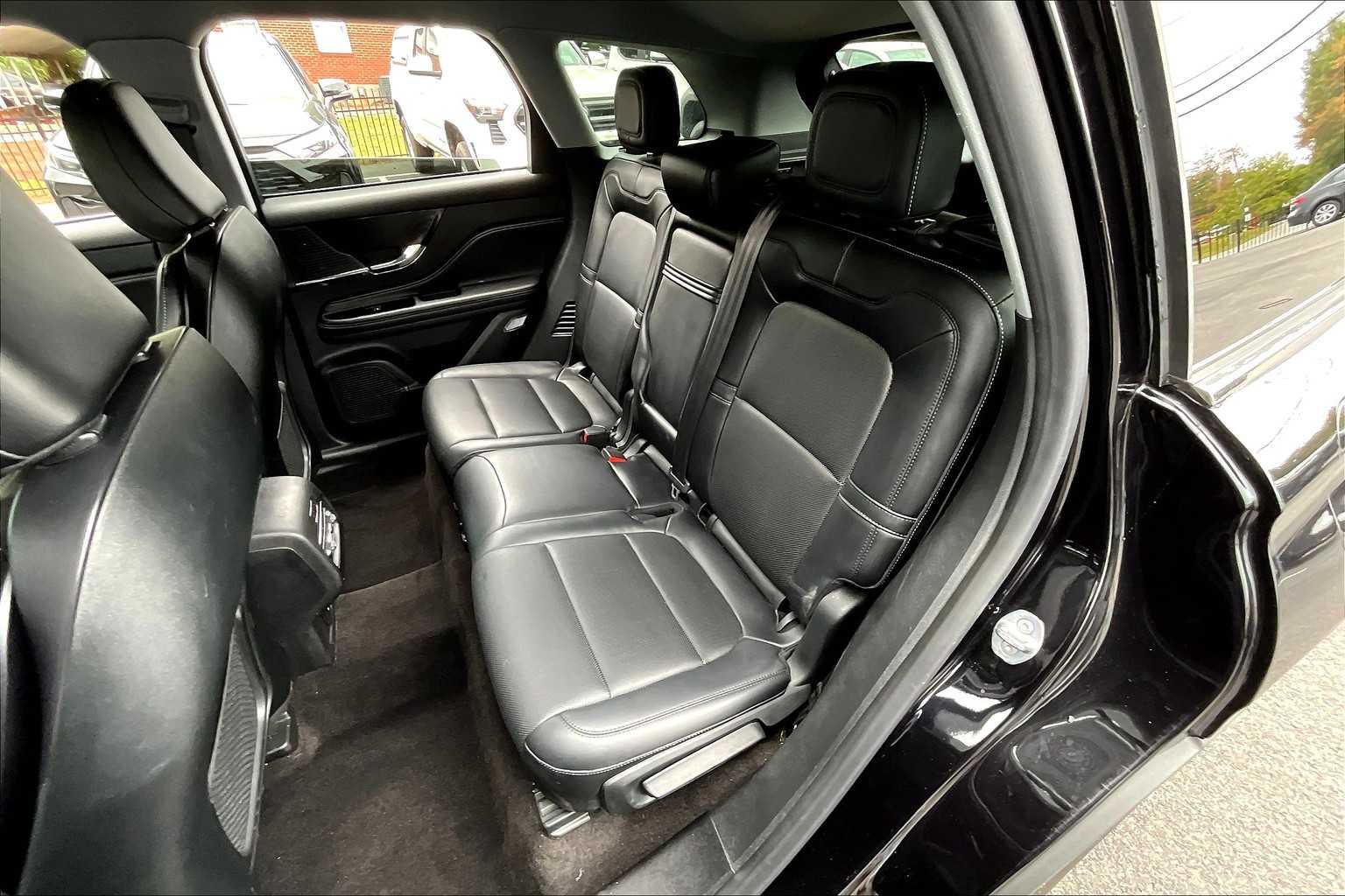 2022 Lincoln Corsair Standard Image 12 of 30