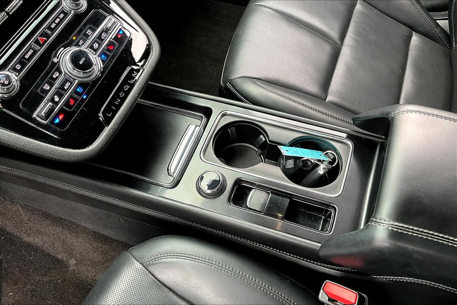 2022 Lincoln Corsair Standard Image 22 of 30