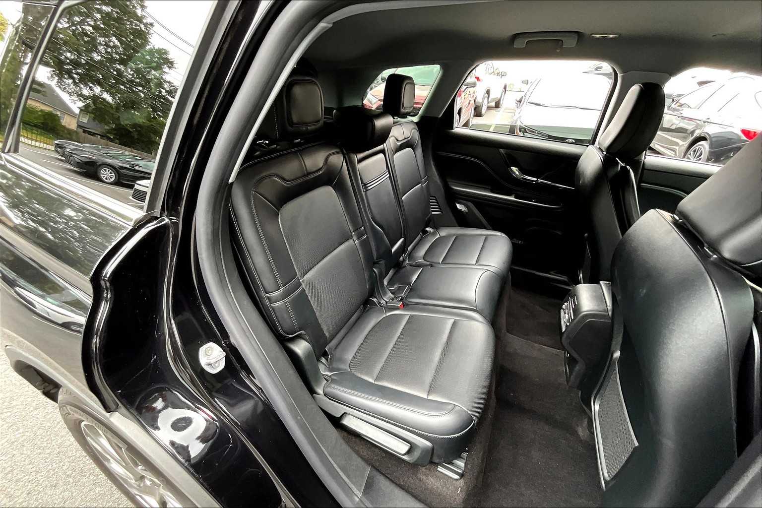 2022 Lincoln Corsair Standard Image 11 of 30