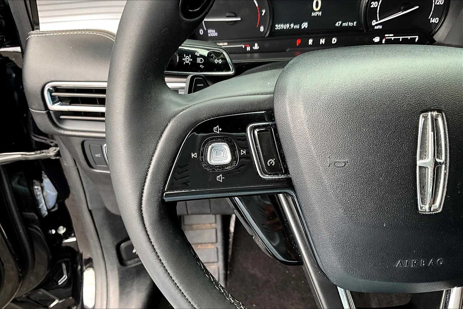 2022 Lincoln Corsair Standard Image 19 of 30