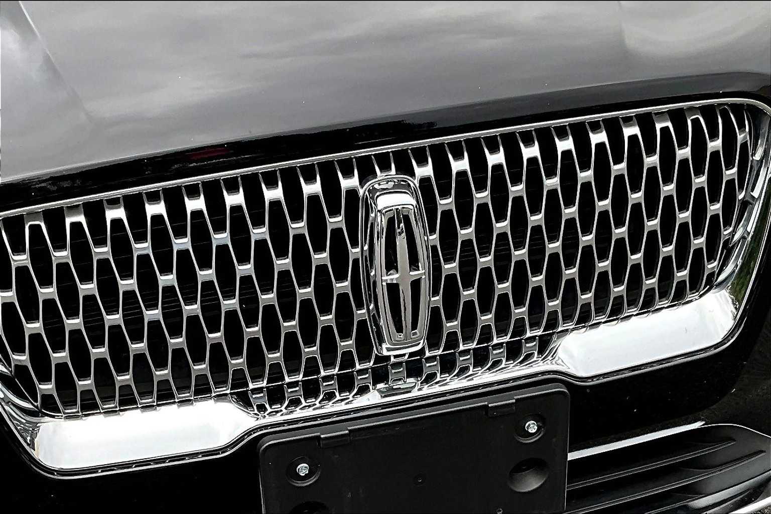 2022 Lincoln Corsair Standard Image 28 of 30