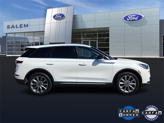 2022 Lincoln Corsair Standard Image 4 of 34