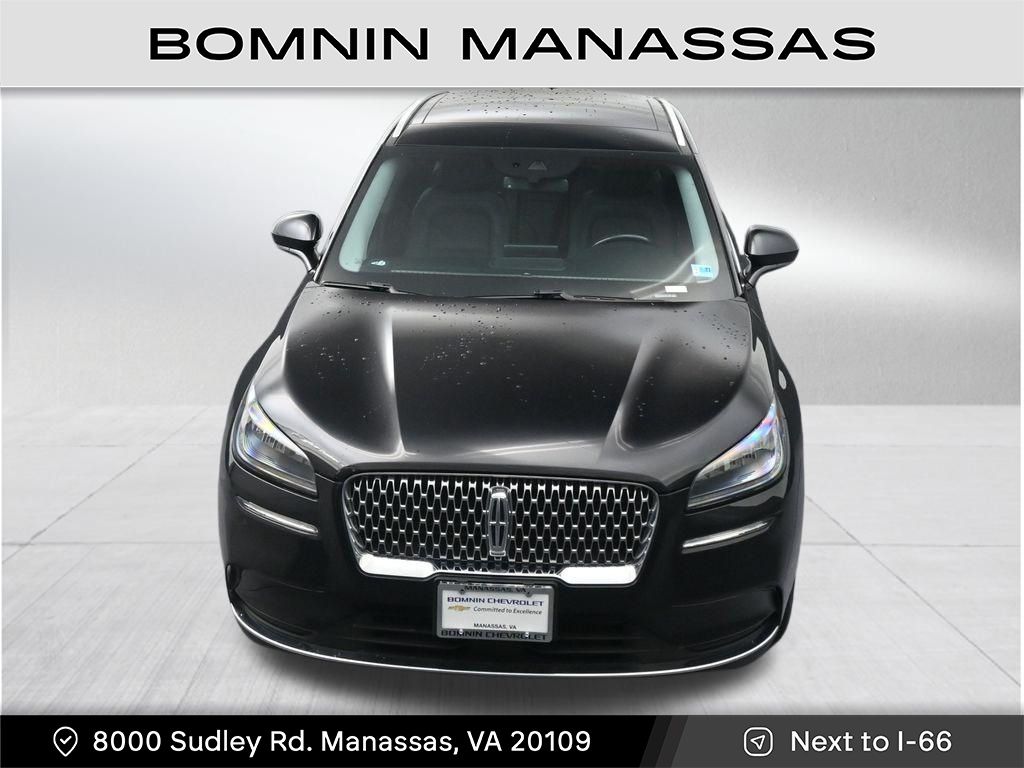 2022 Lincoln Corsair Standard Image 3 of 41