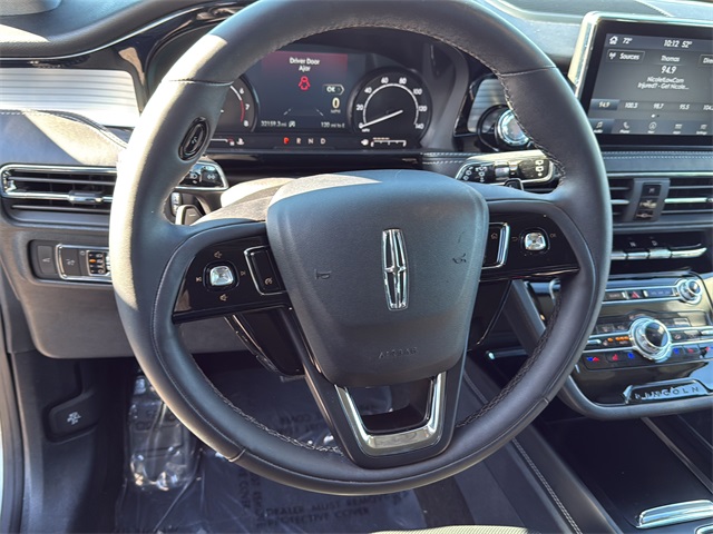 2022 Lincoln Corsair Standard Image 22 of 26