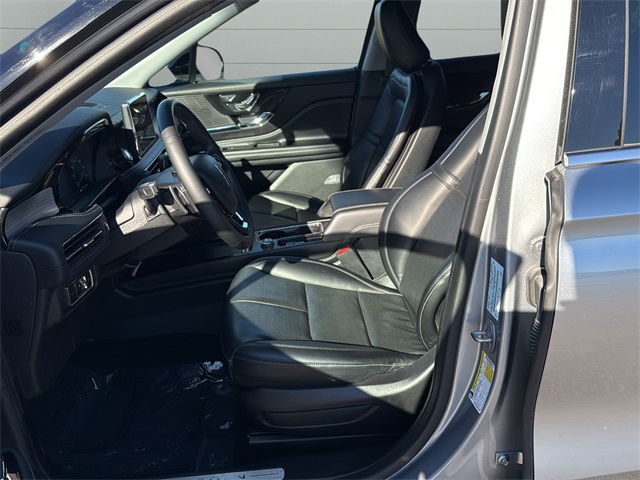 2022 Lincoln Corsair Standard Image 14 of 26