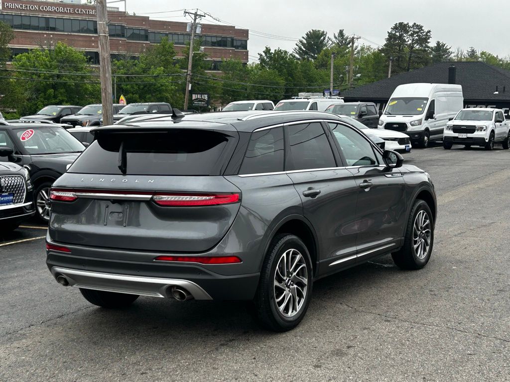 Vehicle image 5 of 23