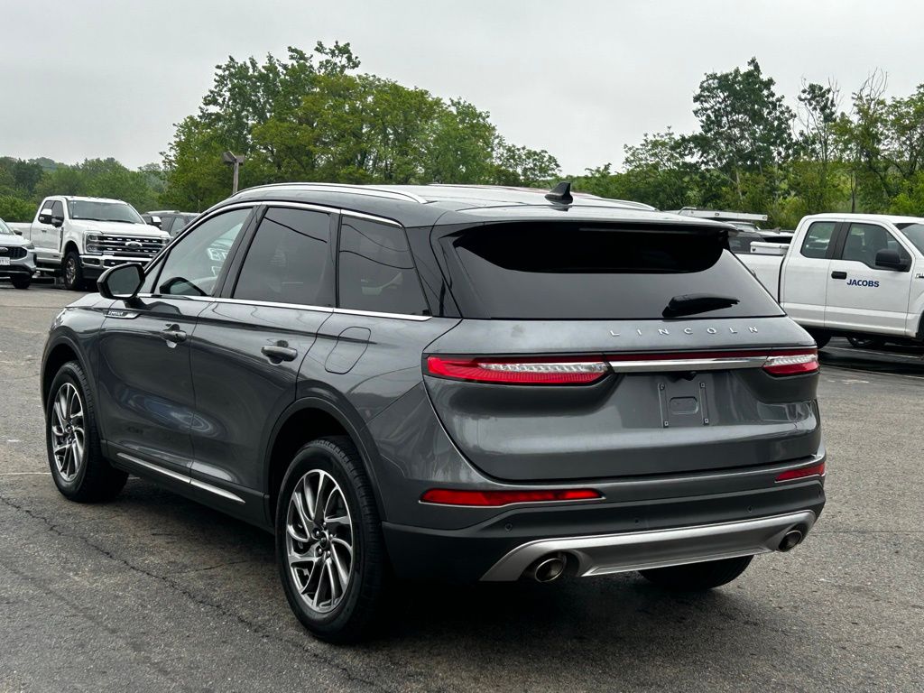 Vehicle image 7 of 23