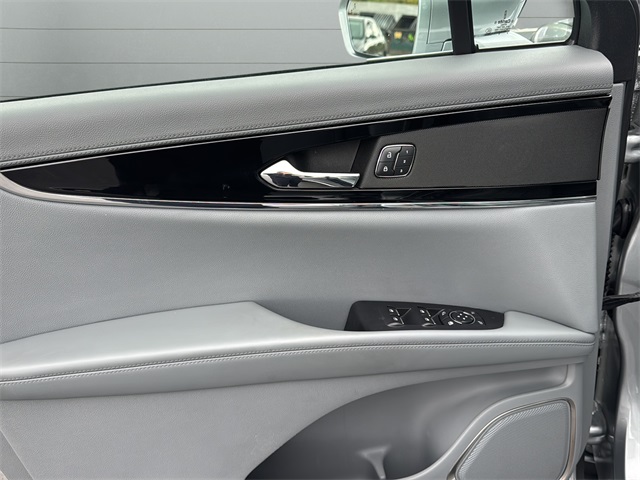 2022 Lincoln Nautilus Reserve Image 15 of 18