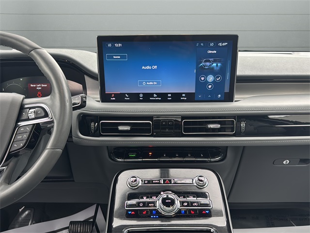 2022 Lincoln Nautilus Reserve Image 14 of 18