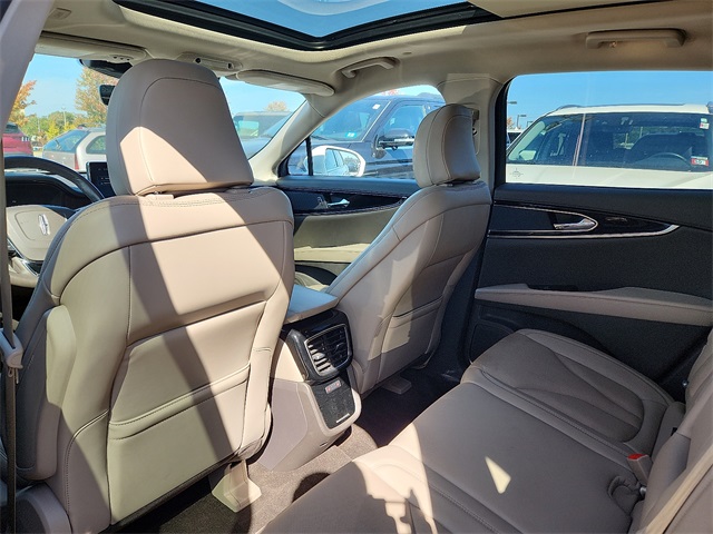 2022 Lincoln Nautilus Reserve Image 13 of 32