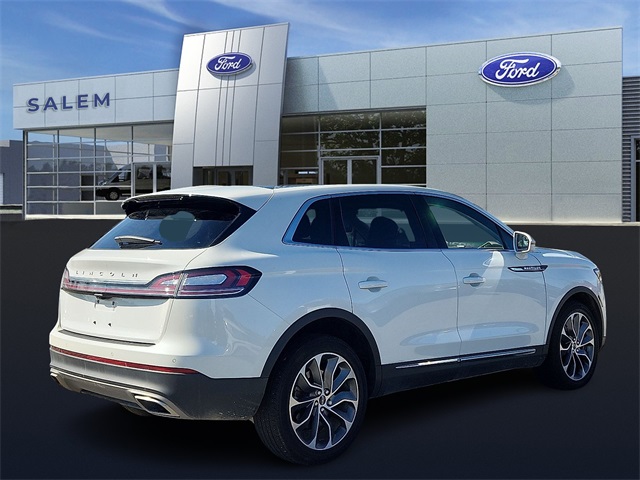 2022 Lincoln Nautilus Reserve Image 5 of 32