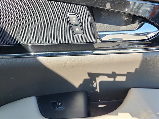 2022 Lincoln Nautilus Reserve Image 32 of 32