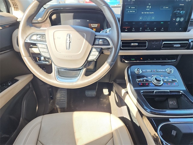 2022 Lincoln Nautilus Reserve Image 17 of 32