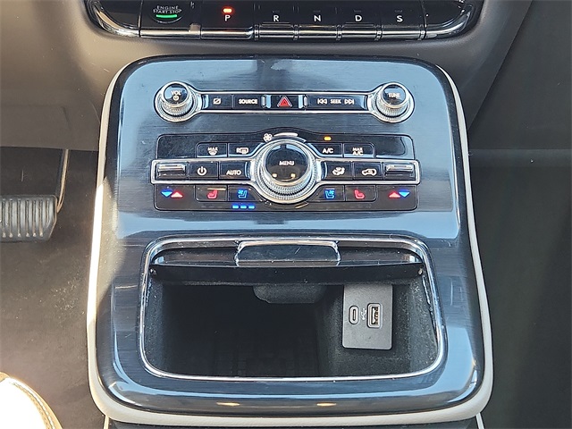 2022 Lincoln Nautilus Reserve Image 26 of 32